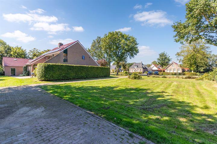 View photo 61 of Hoofdweg 61