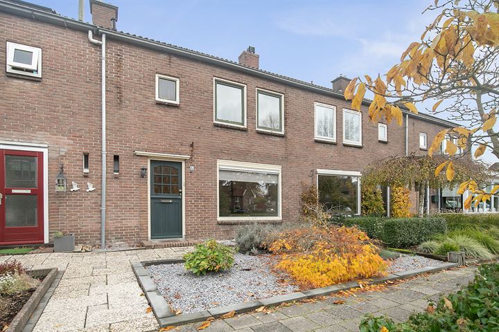 Bekijk foto 1 van Korenbloemstraat 6