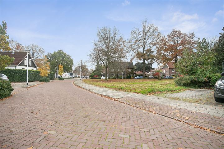 Bekijk foto 18 van Korenbloemstraat 6