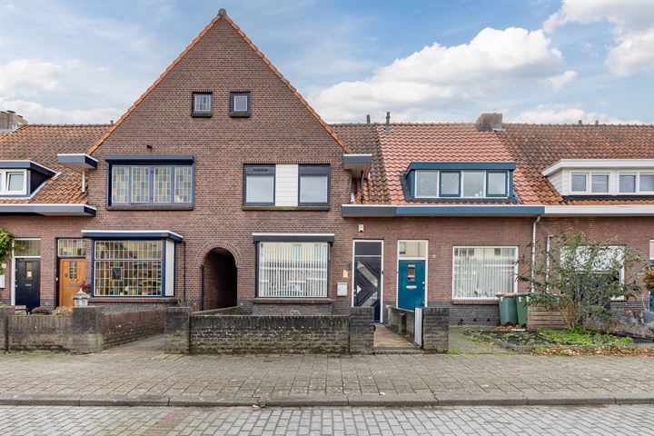 Bekijk foto 1 van Nuijtsstraat 43