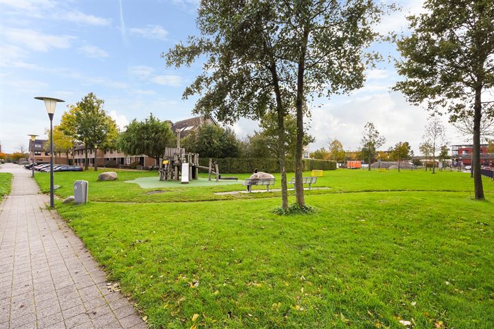 Bekijk foto 47 van Rhoonstraat 18