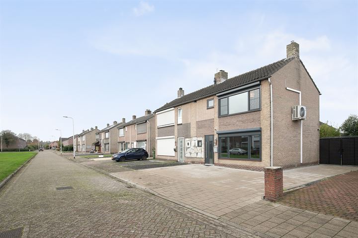 Bekijk foto 32 van de Ruyterlaan 33