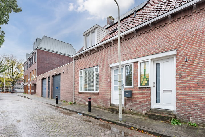 View photo 28 of Warmoesstraat 7