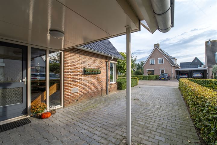 View photo 16 of Wethouder M J van den Hatertstraat 51