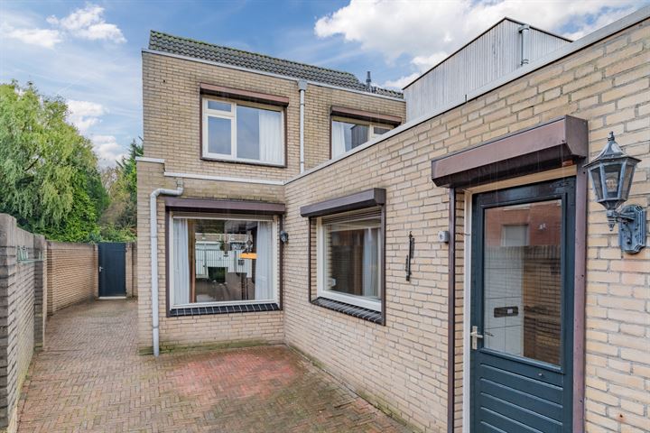 View photo 32 of Van Hogendorpstraat 3