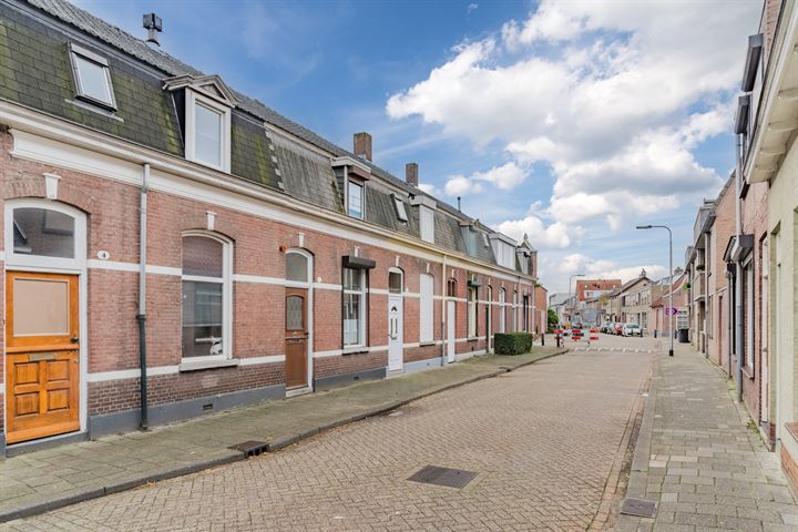 View photo 41 of Van Hogendorpstraat 3