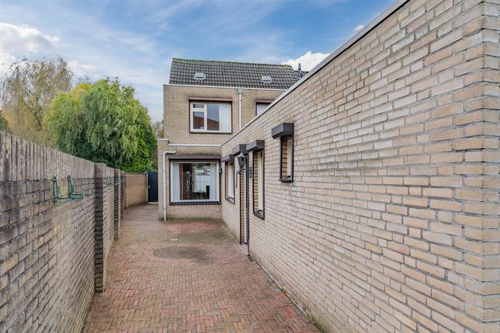 Bekijk foto 33 van Van Hogendorpstraat 3