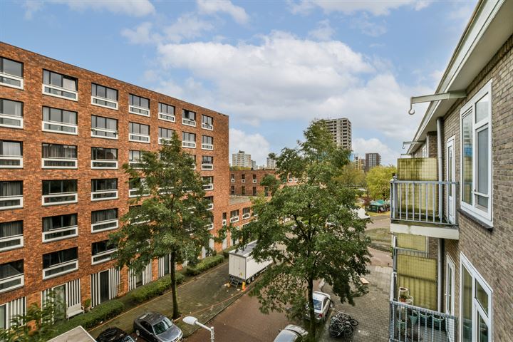 Bekijk foto 5 van Jacques Veltmanstraat 72-III