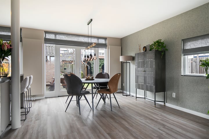 Bekijk foto 13 van Graaf Florisstraat 10