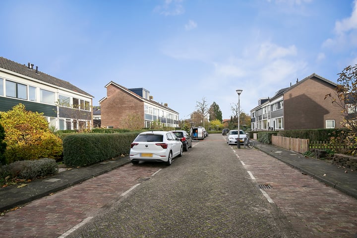 Bekijk foto 35 van Graaf Florisstraat 10