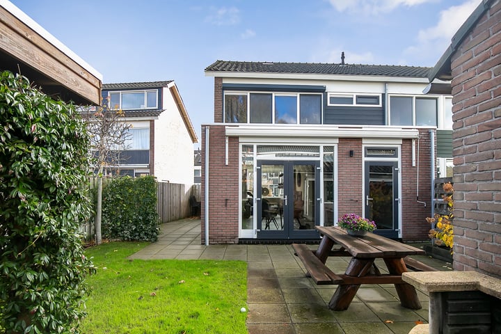 Bekijk foto 33 van Graaf Florisstraat 10