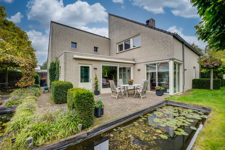 Bekijk foto 49 van van Glabbeekstraat 5