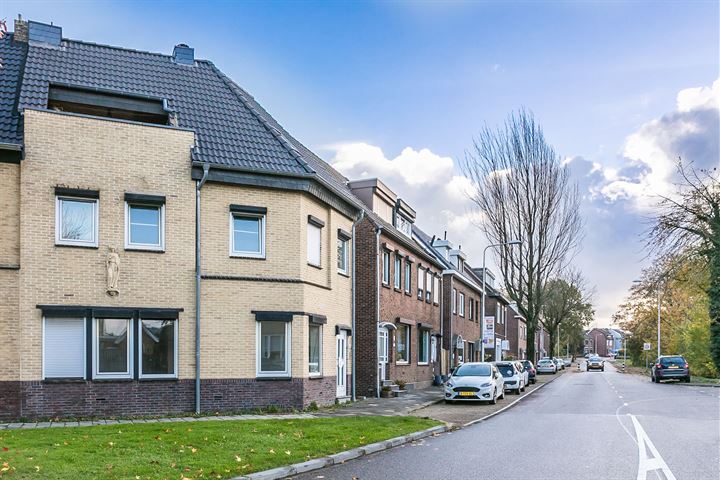 View photo 33 of Graverstraat 184