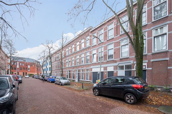 Bekijk foto 1 van Rozenburgstraat 83