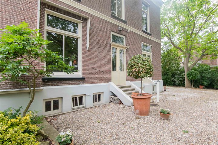 View photo 34 of Damstraat 102