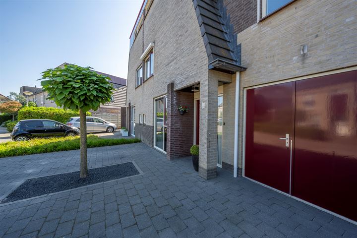 Bekijk foto 35 van Van Gaesbeekstraat 21