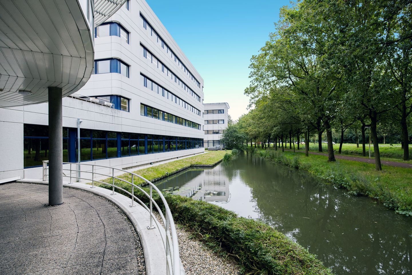 View photo 2 of Rijnzathe 6