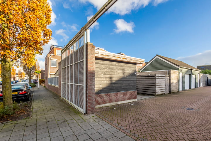 Bekijk foto 35 van Irenestraat 22