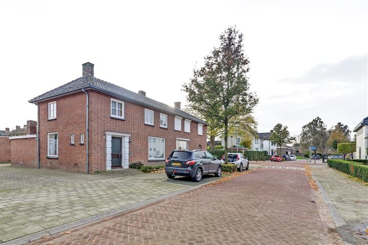 Bekijk foto 2 van Prins Bernhardstraat 18