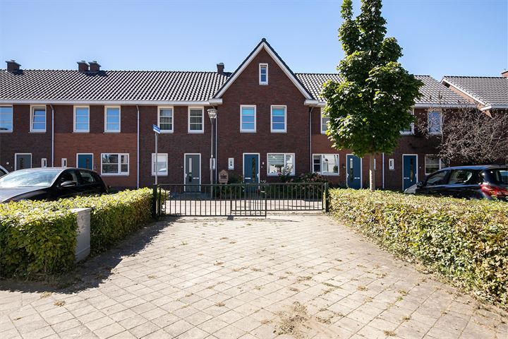 Bekijk foto 42 van Kamillestraat 16