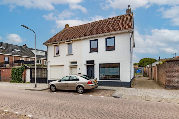 Photo 1 of Burchtstraat 3