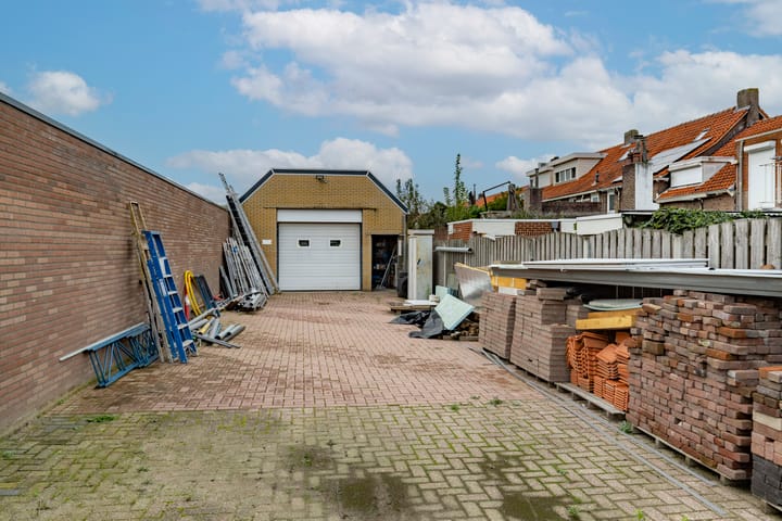 Photo 23 of Burchtstraat 3