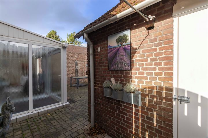 Bekijk foto 45 van Chevremontstraat 64