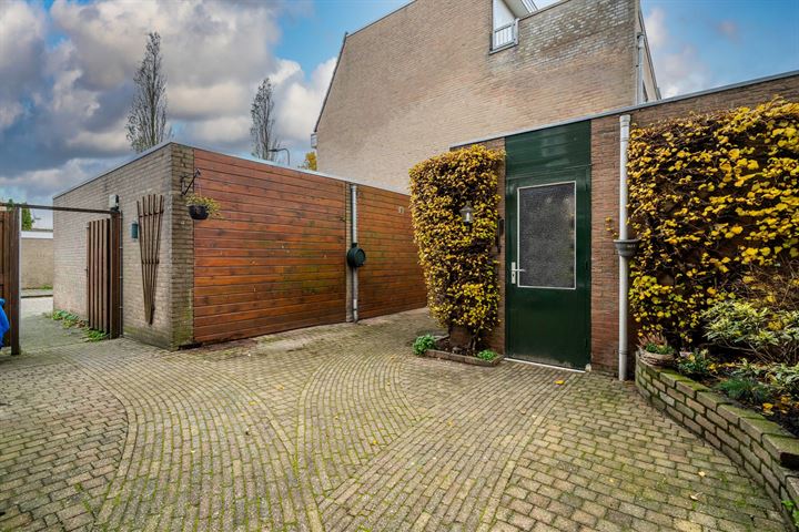 Bekijk foto 17 van Willem Alexanderstraat 30