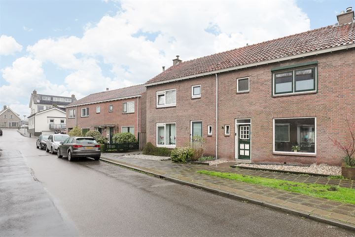 Bekijk foto 7 van Goudenregenstraat 8