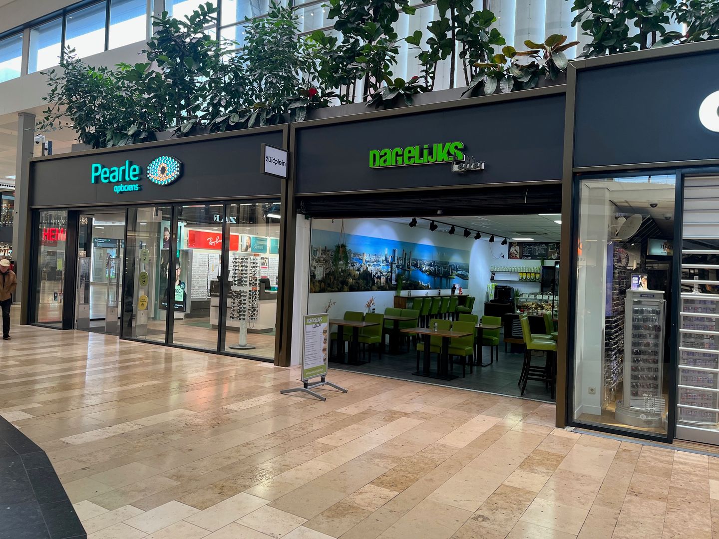 Winkel Rotterdam Zoek winkels te huur Zuidplein Hoog 751 3083 BJ