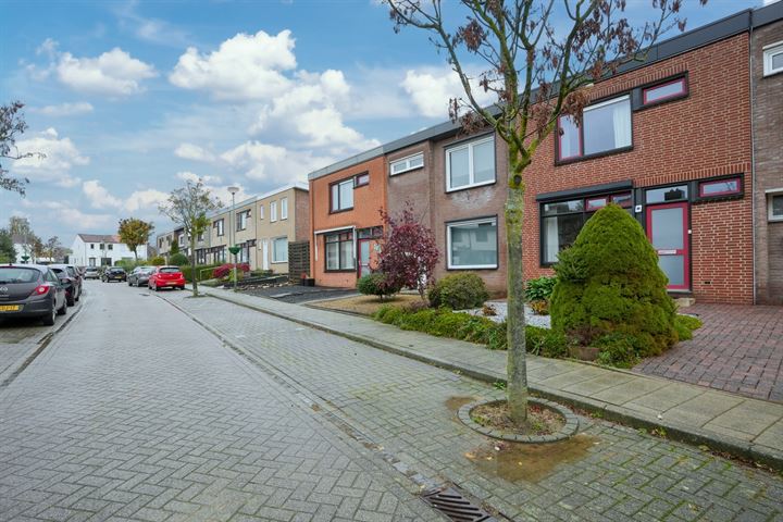 Bekijk foto 2 van Seringenstraat 21