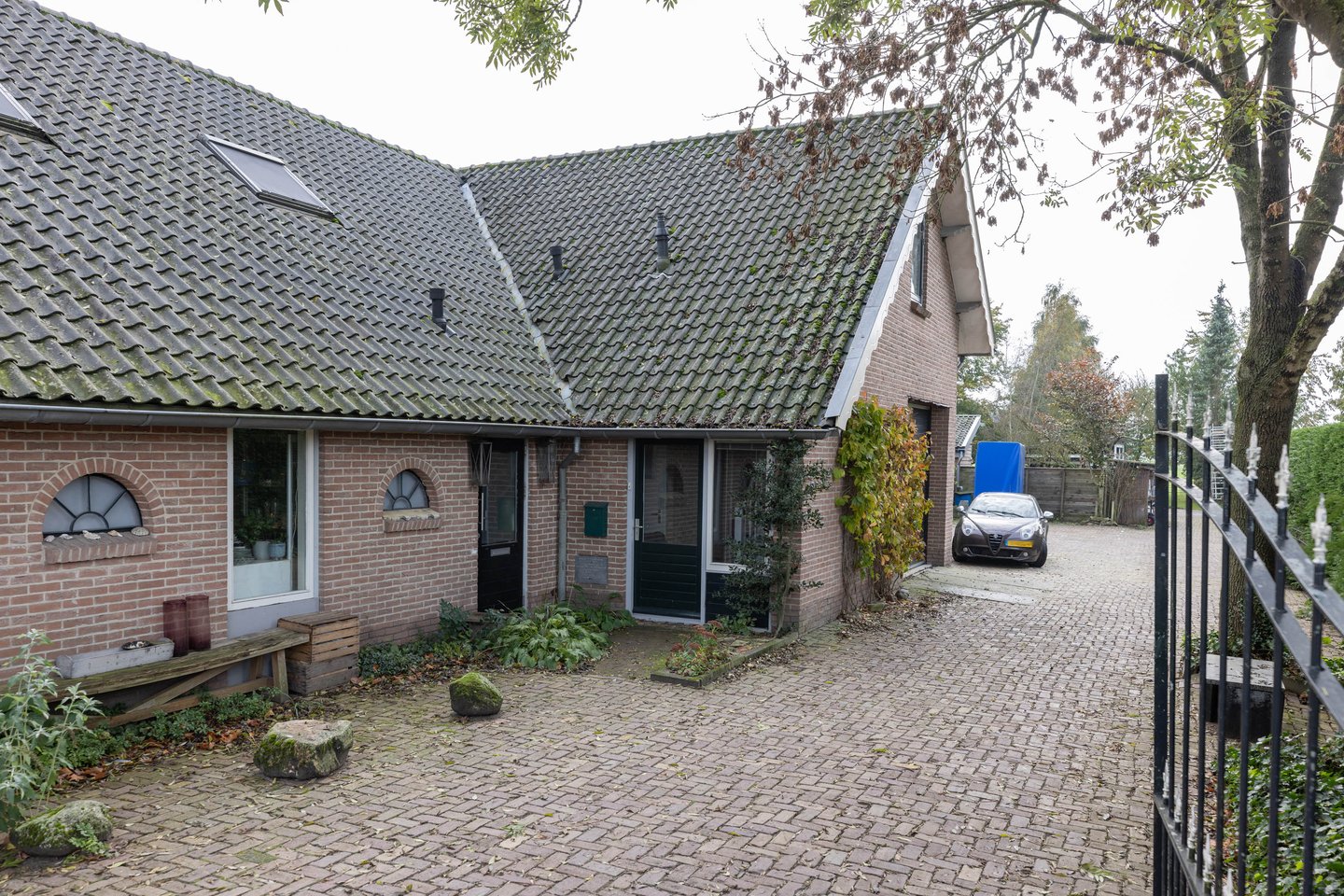 Bekijk foto 1 van Oud-Loosdrechtsedijk 1-b