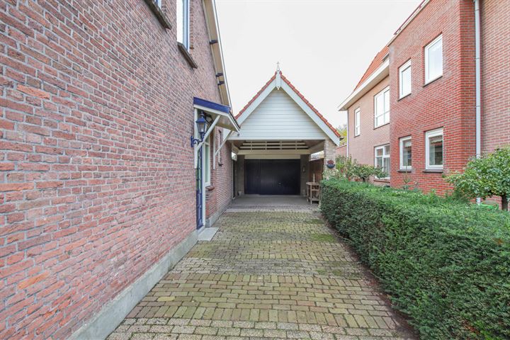 Bekijk foto 43 van Biezelingsestraat 74