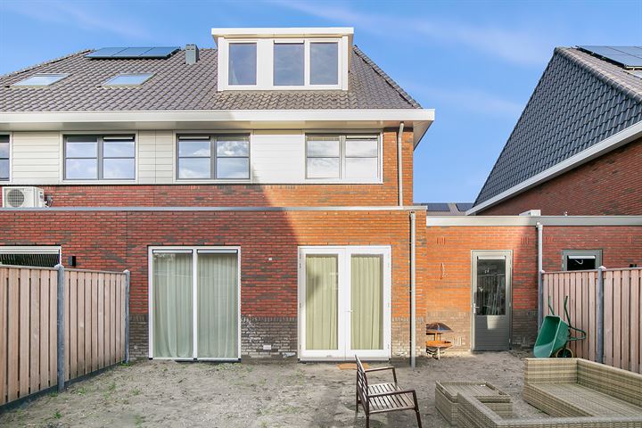 Bekijk foto 38 van Abdis Heilwichstraat 29