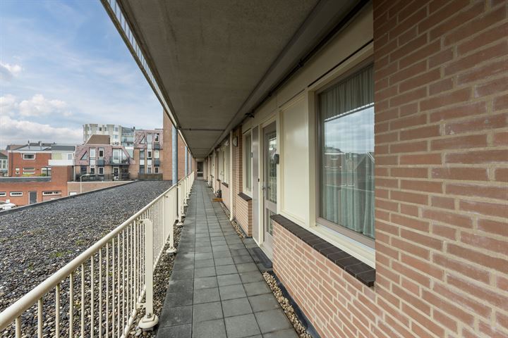 Bekijk foto 32 van Kruisstraat 14