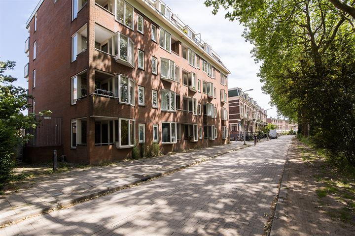 Bekijk foto 1 van M.A. de Ruyterstraat 46