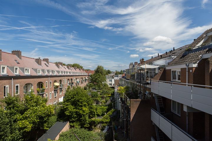 Bekijk foto 33 van M.A. de Ruyterstraat 46