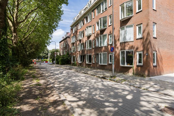 Bekijk foto 41 van M.A. de Ruyterstraat 46