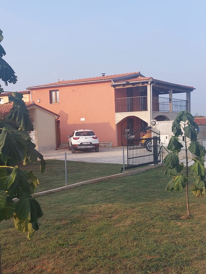 Foto 1 van Šantamarina 108