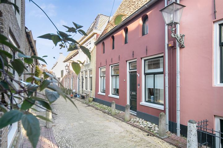 Bekijk foto 1 van Kleine Kerkstraat 7