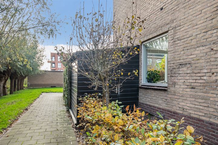 Bekijk foto 47 van Irenestraat 2