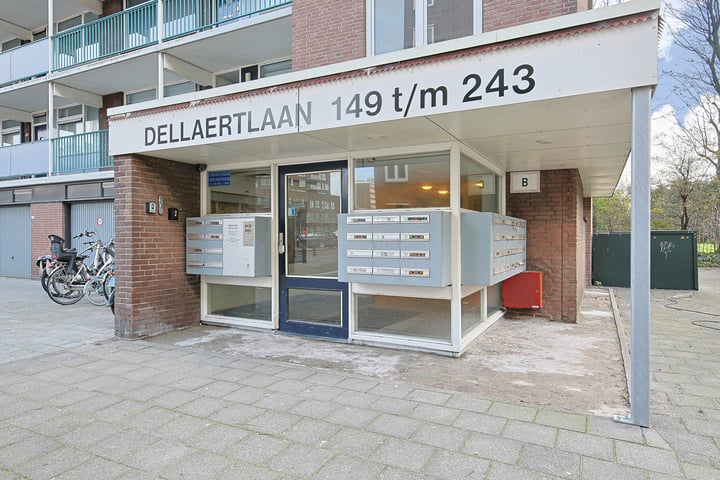 Bekijk foto 4 van Dellaertlaan 239