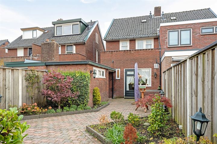 Bekijk foto 4 van Haaksbergerstraat 8