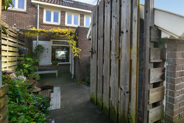 Bekijk foto 32 van Reestraat 3