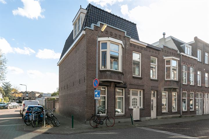 View photo 1 of Grazendonkstraat 14