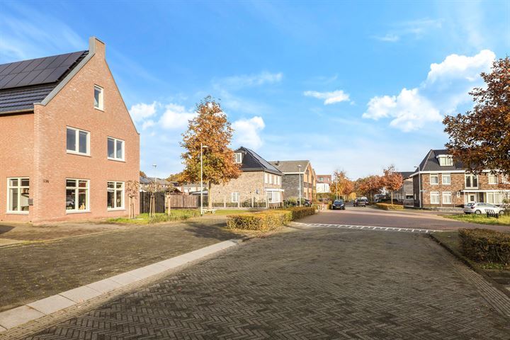 Bekijk foto 4 van Asterstraat 136