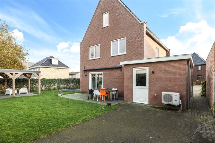 Bekijk foto 37 van Asterstraat 136