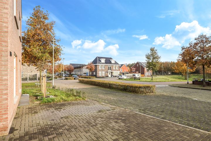 Bekijk foto 45 van Asterstraat 136