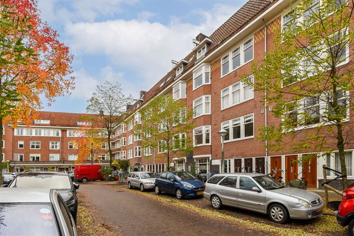 Bekijk foto 2 van Jekerstraat 59-III