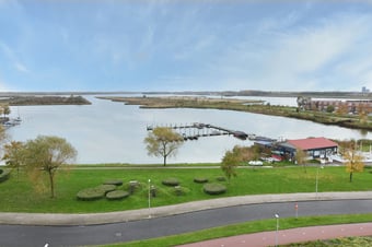 358 secondary image